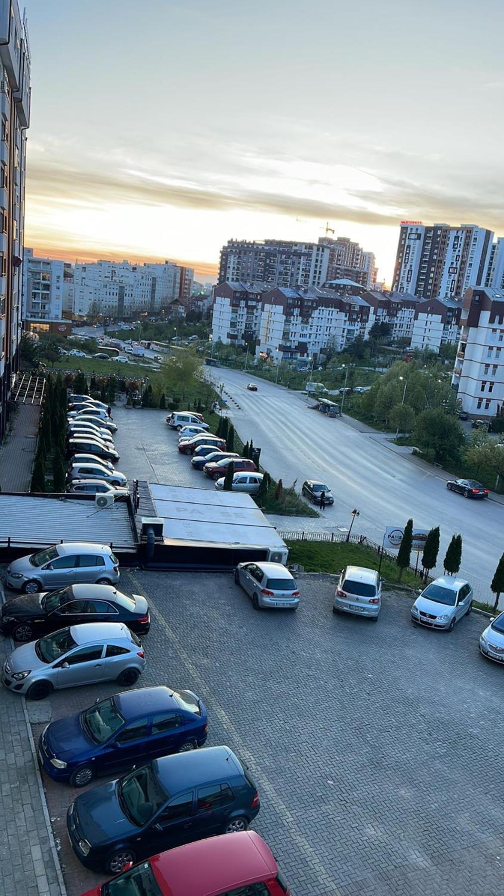 Gray Apartment 1 Приштина Екстер'єр фото